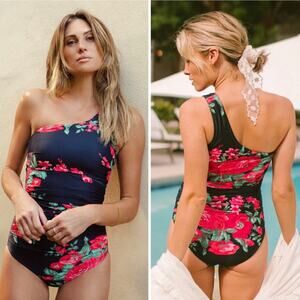 ALBION FIT Icon Ruched One Piece Swimsuit in Antigua Size Small